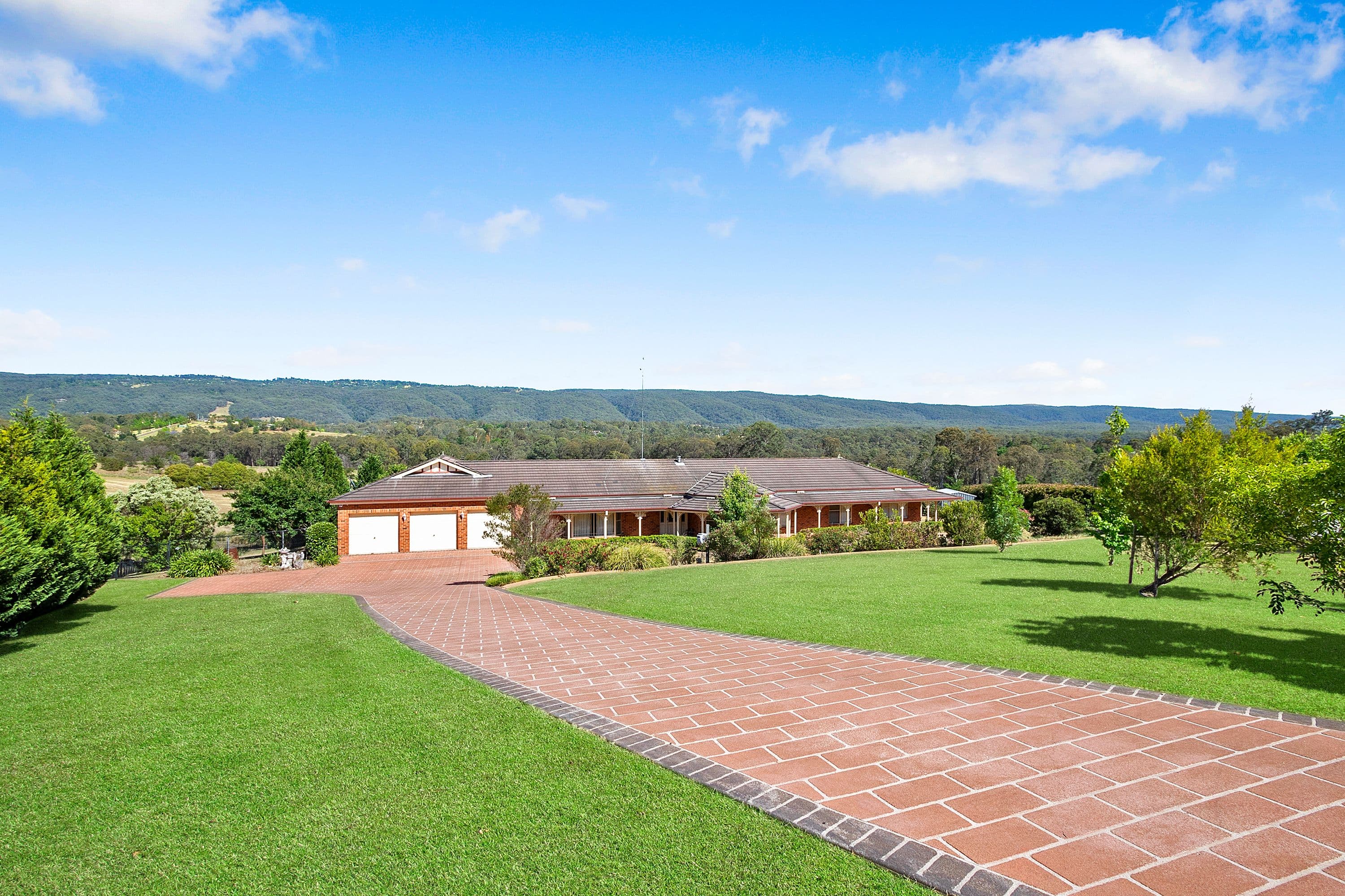 19 Linksview Place, Kurrajong - Image 1