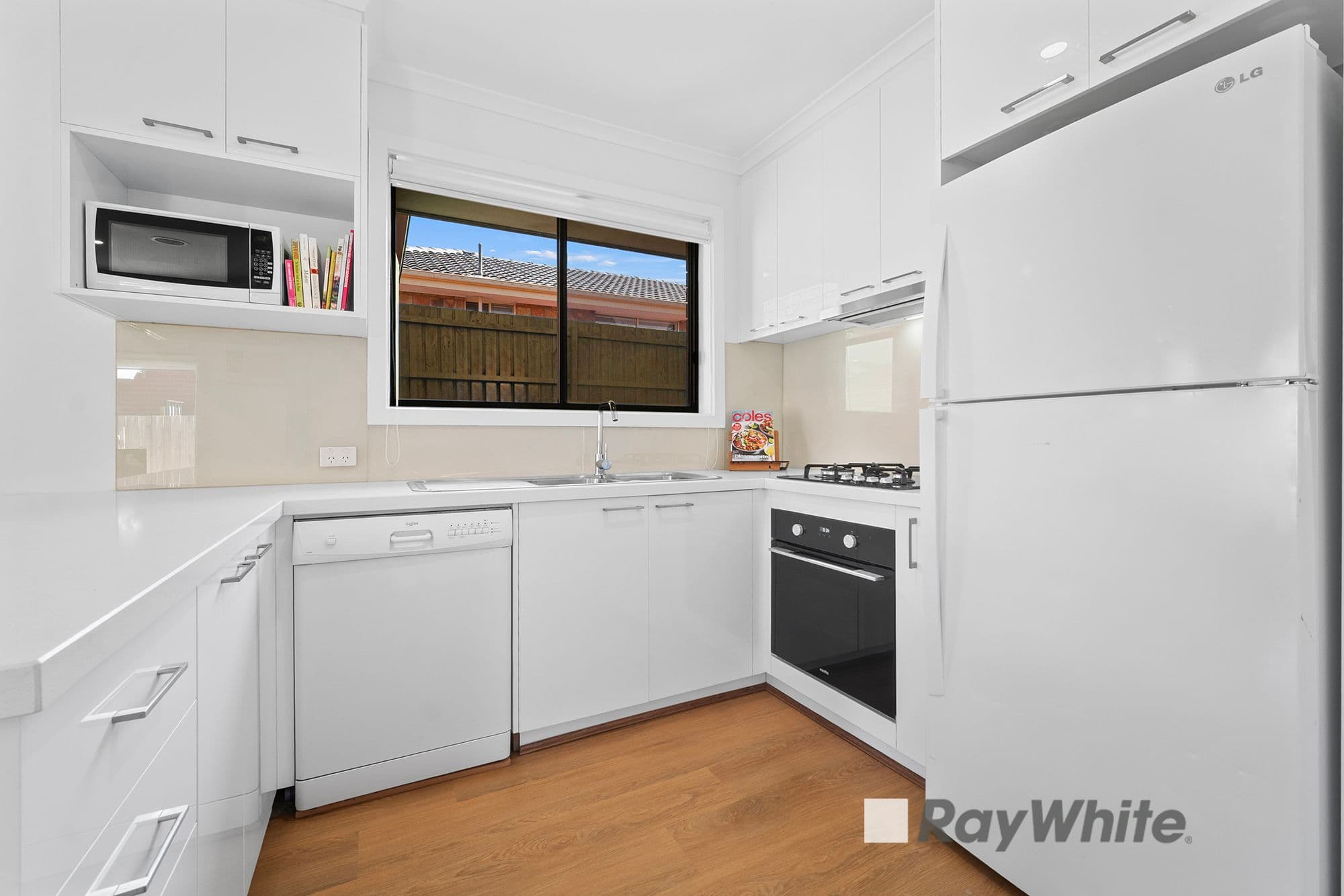 15 Redwood Avenue, Hampton Park VIC 3976, Hampton Park - Thumbnail 3
