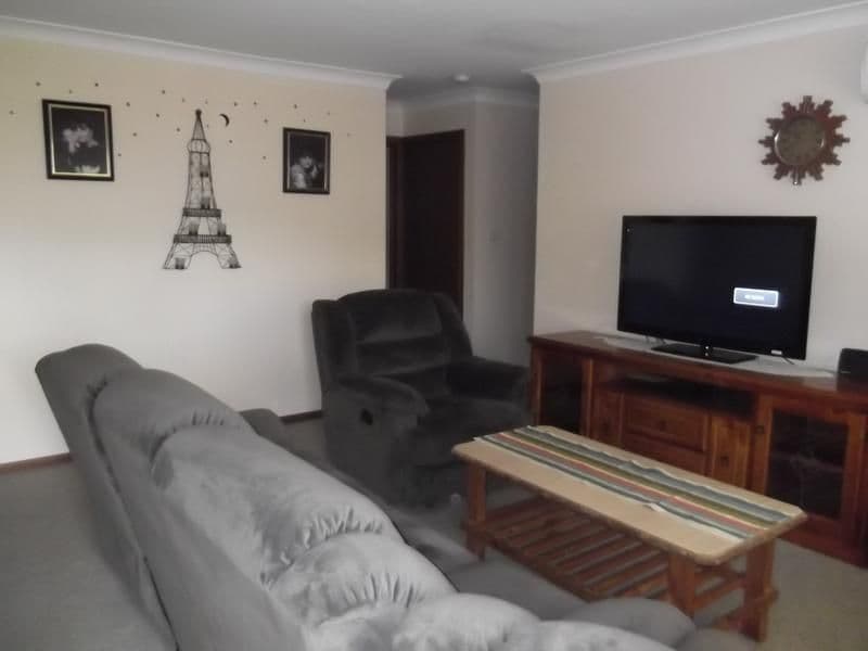 63 Nasmyth Street, YOUNG NSW 2594, Young - Thumbnail 2