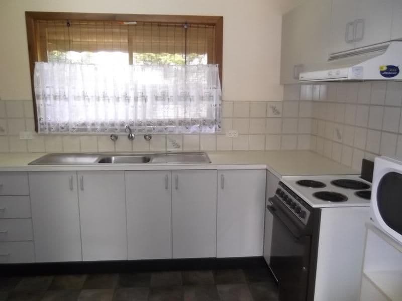 63 Nasmyth Street, YOUNG NSW 2594, Young - Thumbnail 3