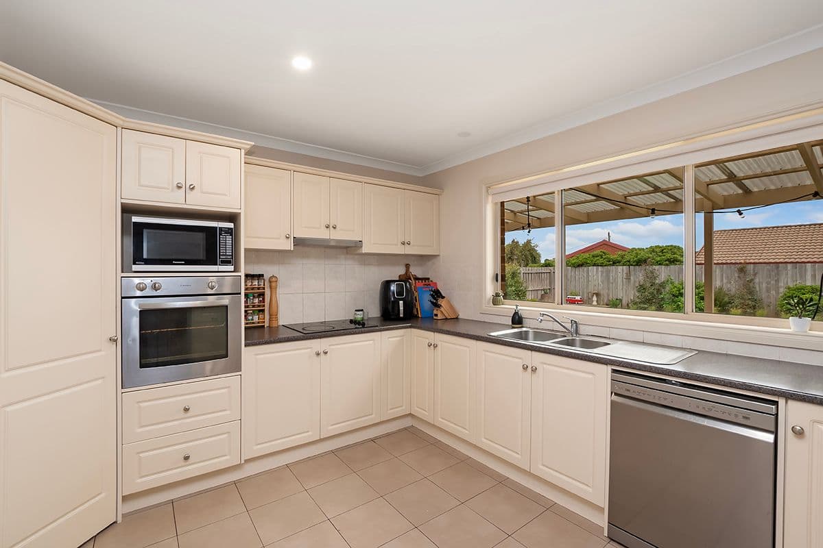 31 McPherson Crescent, Warrnambool VIC 3280, Warrnambool - Thumbnail 3