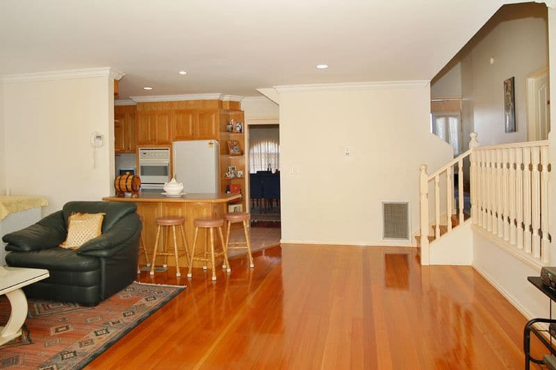 6 Grovedale Close, THOMASTOWN VIC 3074, Thomastown - Thumbnail 2