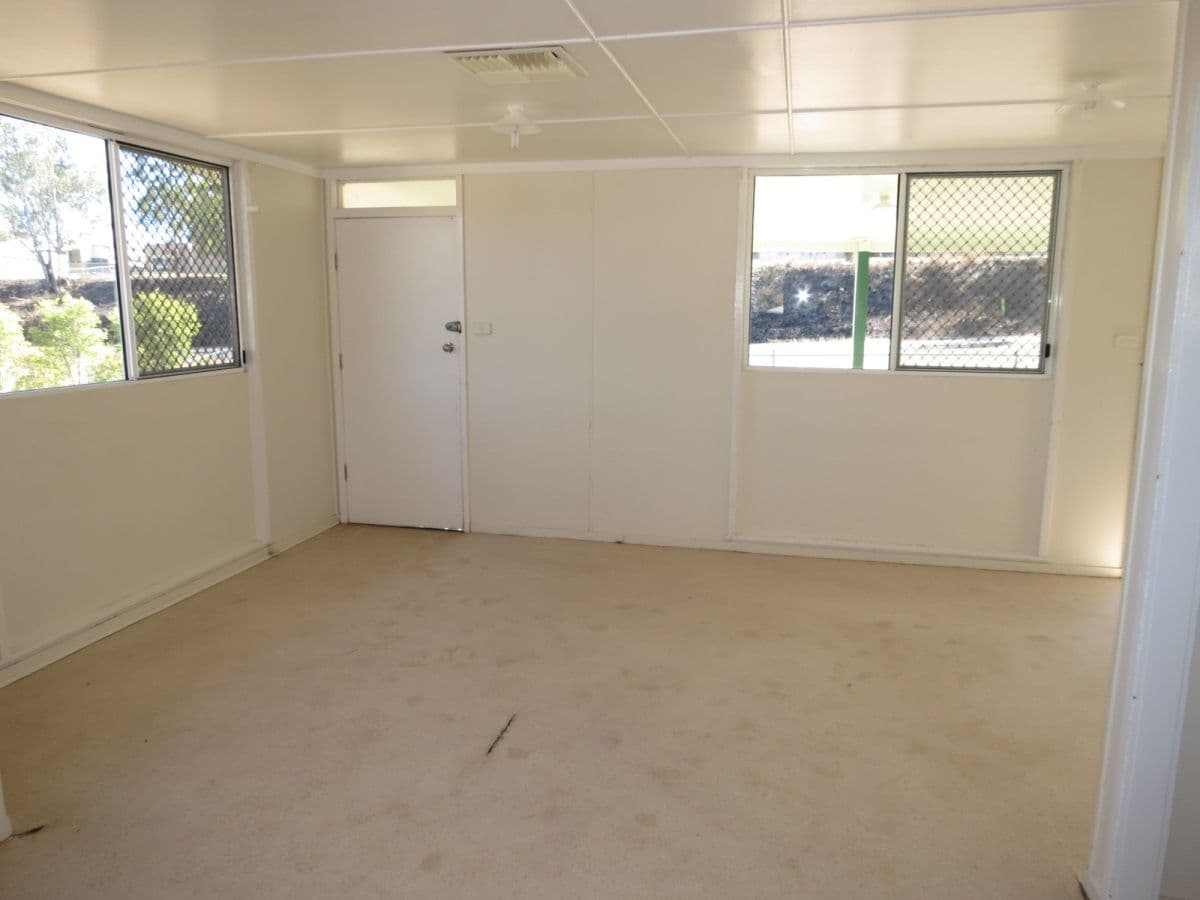 11 Zamia Street, SPRINGSURE QLD 4722, Springsure - Thumbnail 7