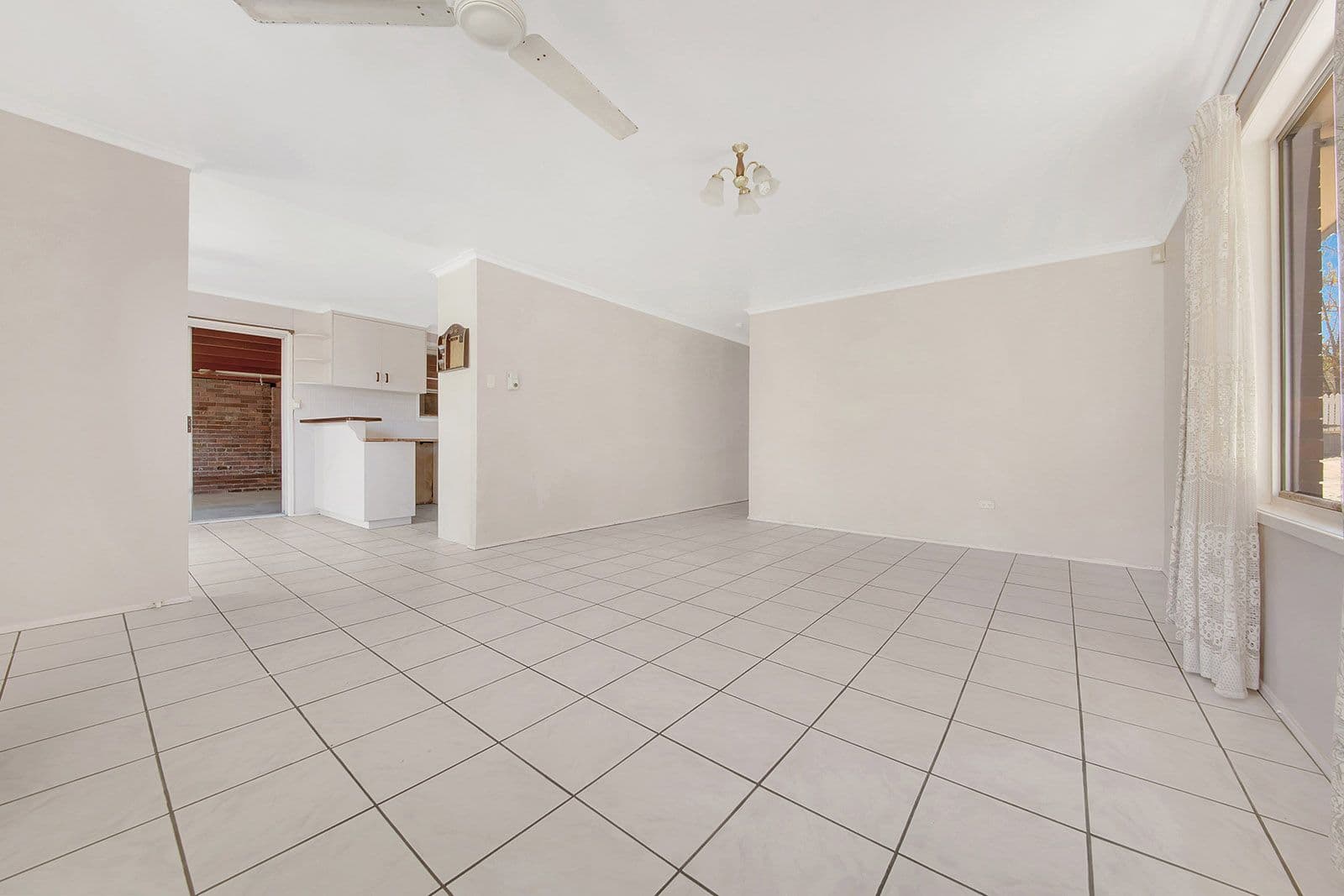 43 Rossella Street, West Gladstone QLD 4680, West Gladstone - Thumbnail 4