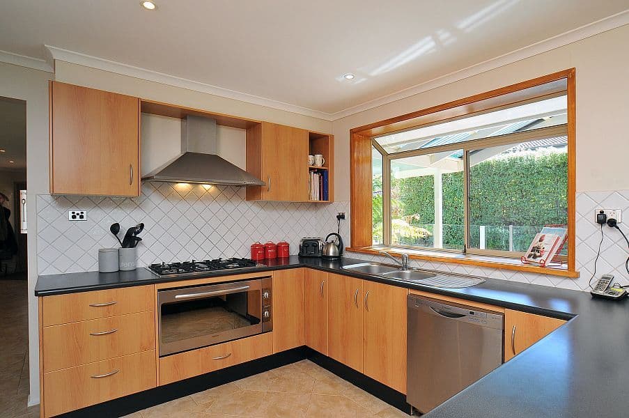 32 Segarta Circuit, FERNTREE GULLY VIC 3156, Ferntree Gully - Thumbnail 3