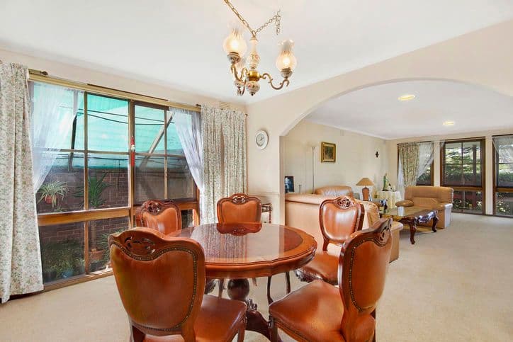 35 Koolkuna Avenue, DONCASTER VIC 3108, Doncaster - Thumbnail 3