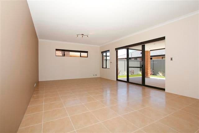 69 Yellowwood Avenue, PIARA WATERS WA 6112, Piara Waters - Thumbnail 4