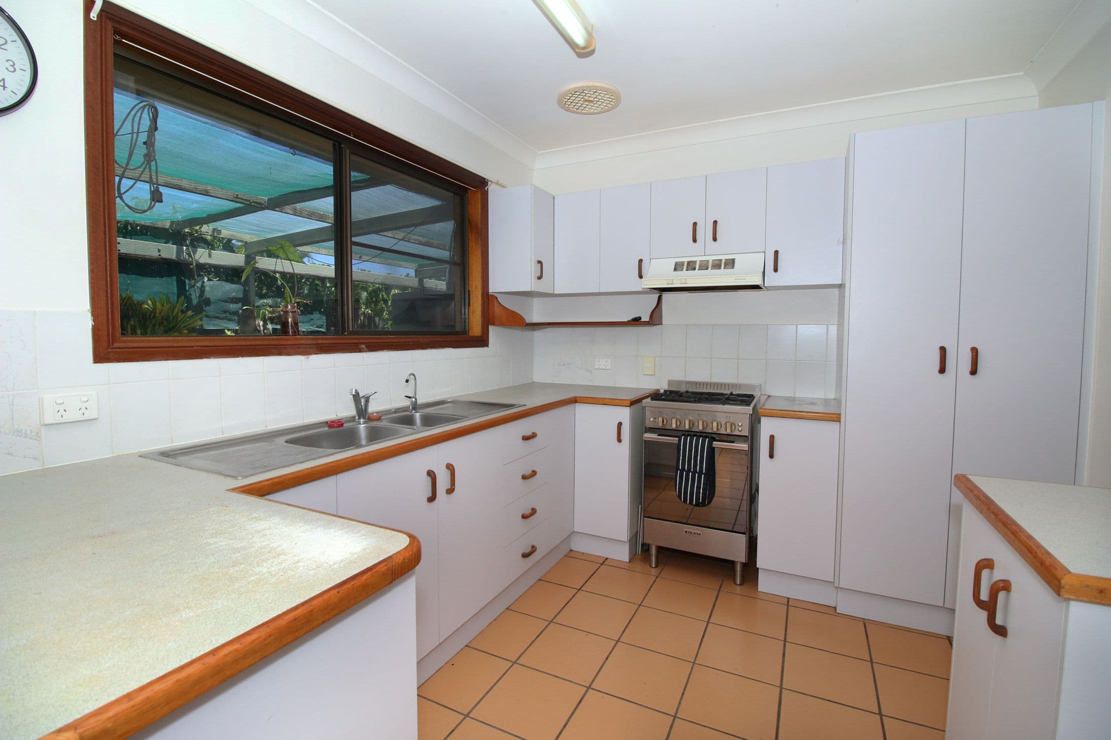 12 Rebecca Court, Rasmussen QLD 4815, Rasmussen - Thumbnail 3