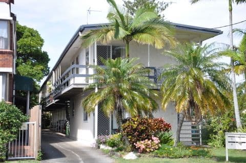 8 Robert Street, LABRADOR QLD 4215, Labrador - Image 1