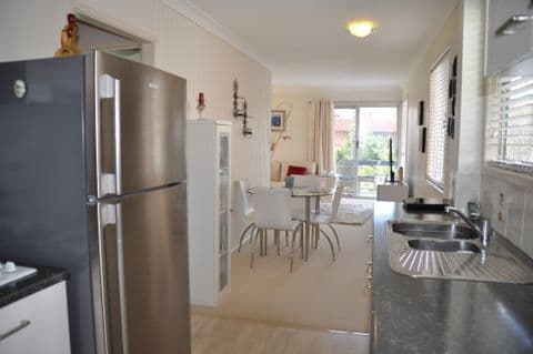 8 Robert Street, LABRADOR QLD 4215, Labrador - Thumbnail 7