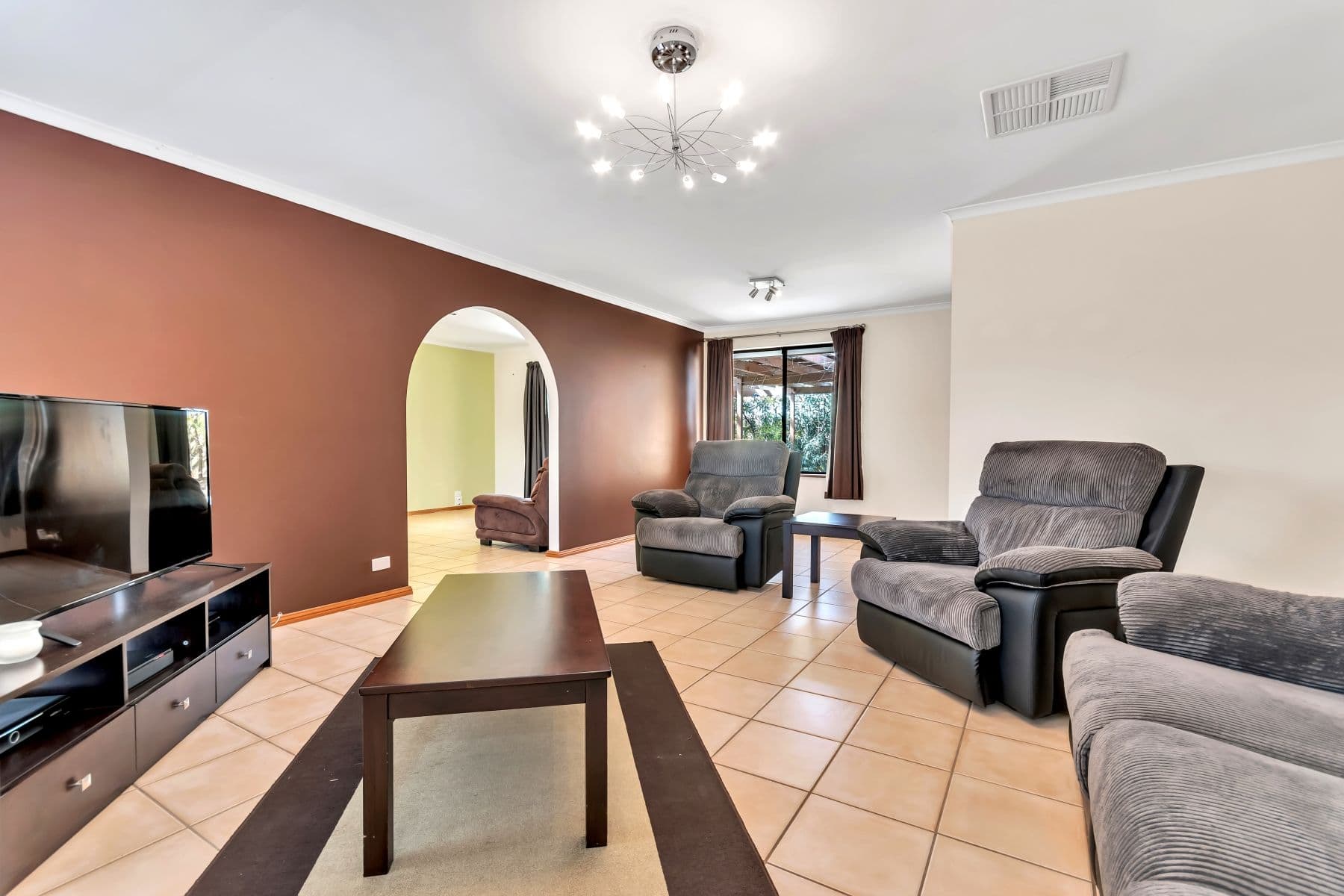 8 Nannigai Drive, Hallett Cove SA 5158, Hallett Cove - Thumbnail 2