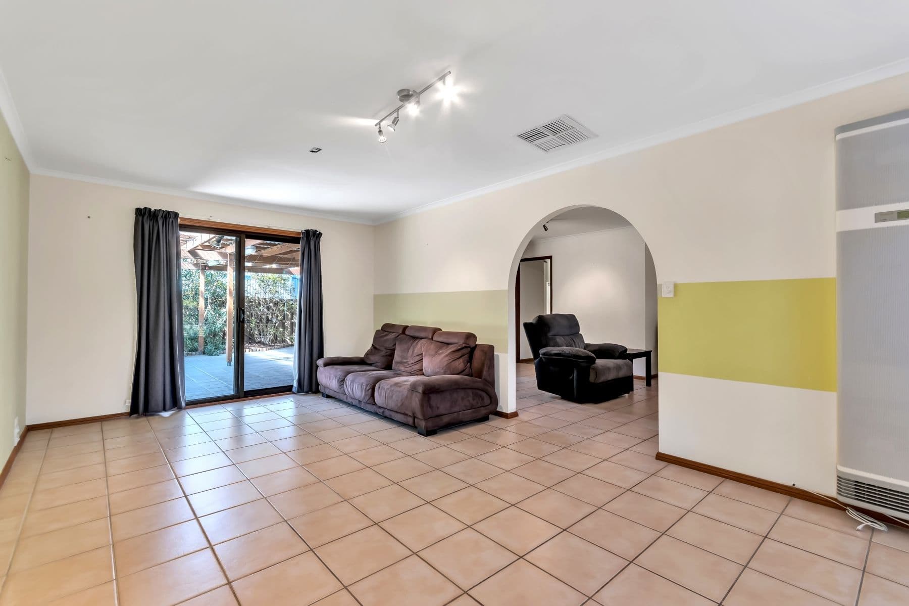 8 Nannigai Drive, Hallett Cove SA 5158, Hallett Cove - Thumbnail 3