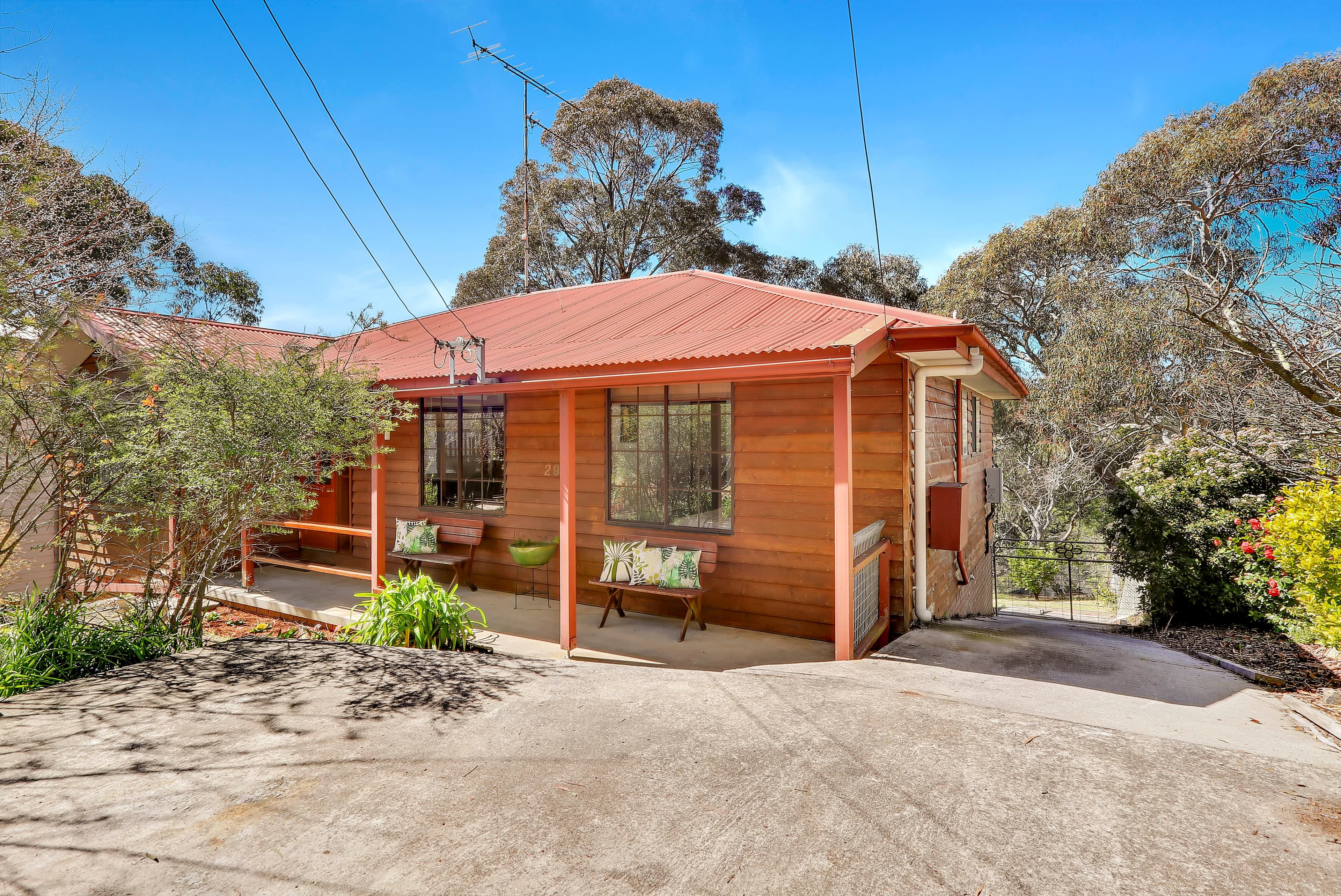 29 Carrington Avenue, Mount Victoria - Thumbnail 2