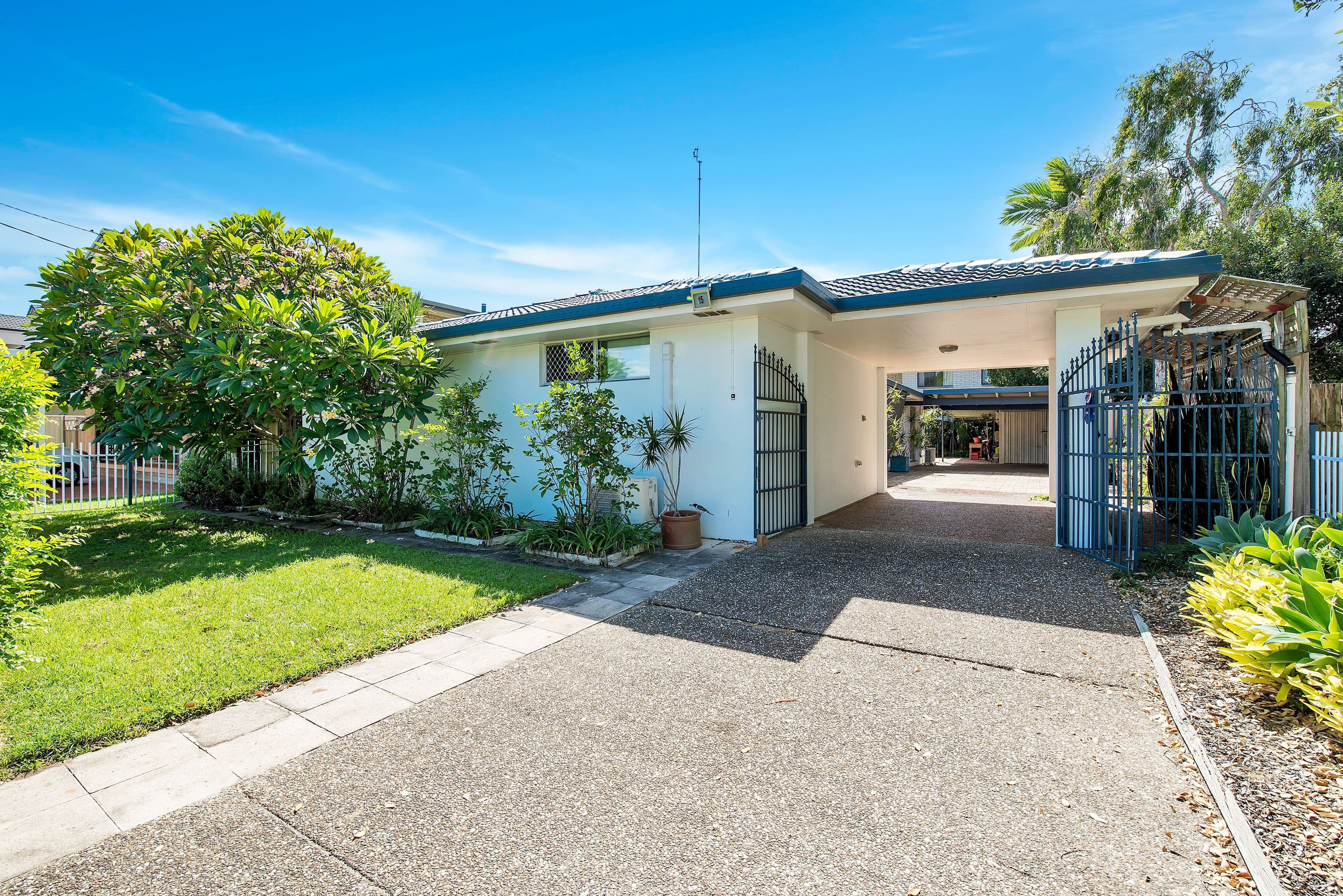15 Abalone Avenue, Paradise Point QLD 4216, Paradise Point - Thumbnail 4