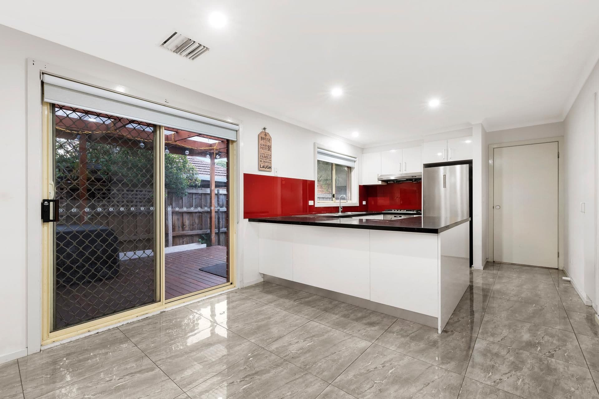 319 Waverley Road, Mount Waverley VIC 3149, Mount Waverley - Thumbnail 2