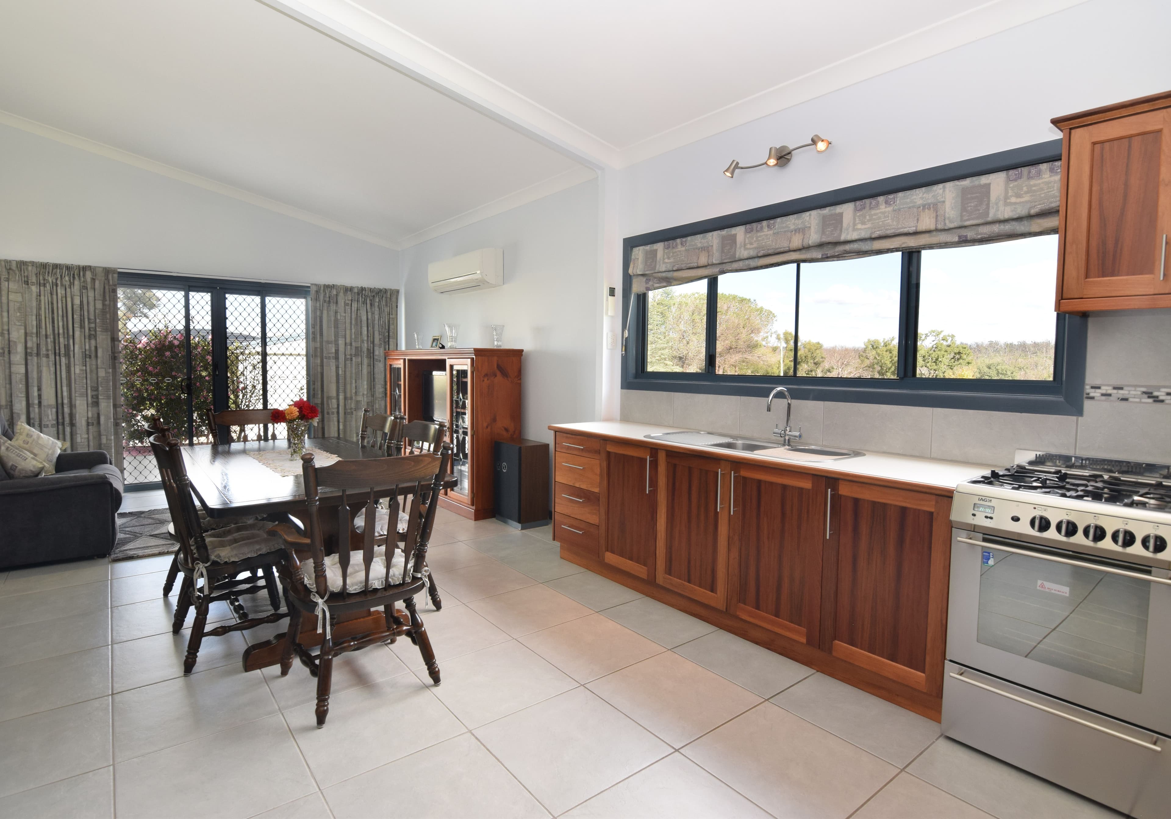 4-10 Western Street, Tenterfield NSW 2372, Tenterfield - Thumbnail 4