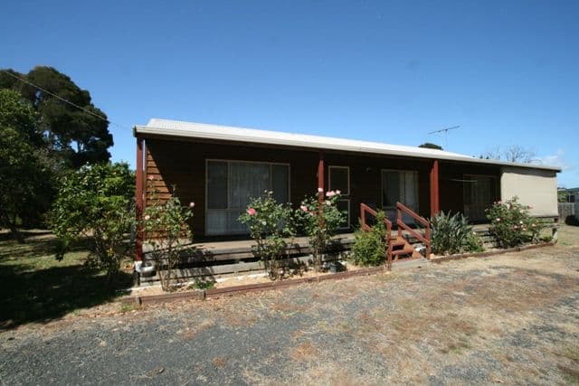 16 Pine Avenue, Cowes VIC 3922, Cowes - Image 1