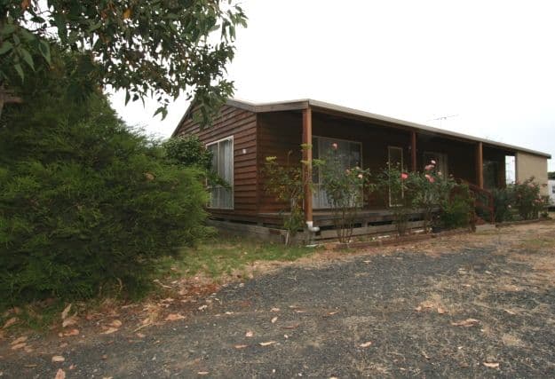 16 Pine Avenue, Cowes VIC 3922, Cowes - Thumbnail 2