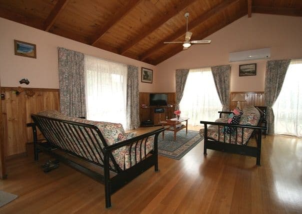 16 Pine Avenue, Cowes VIC 3922, Cowes - Thumbnail 3