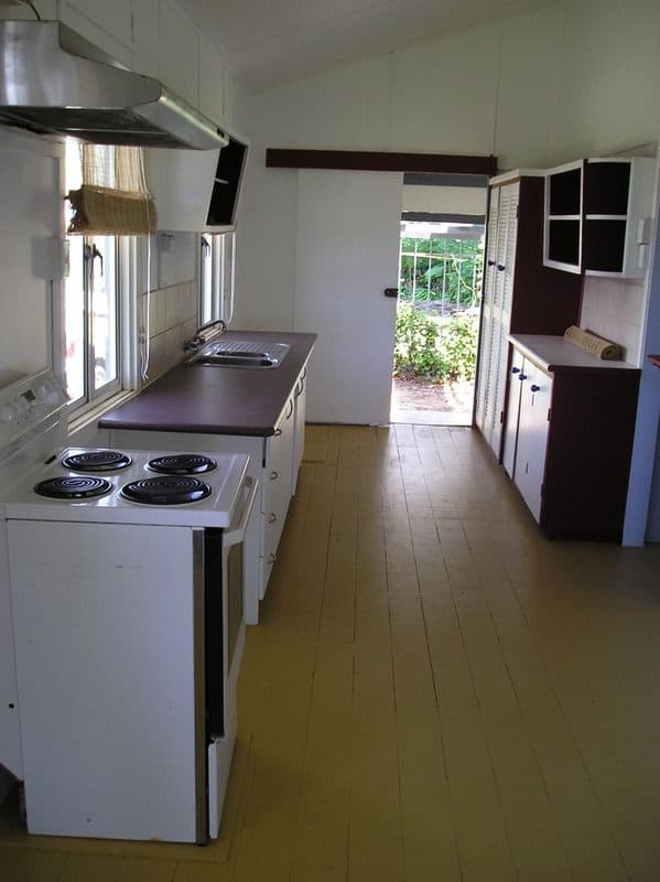 11 Esplanade, FLYING FISH POINT QLD 4860, Flying Fish Point - Thumbnail 4