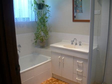 24 Yellow Gum Way, THURGOONA NSW 2640, Thurgoona - Thumbnail 3