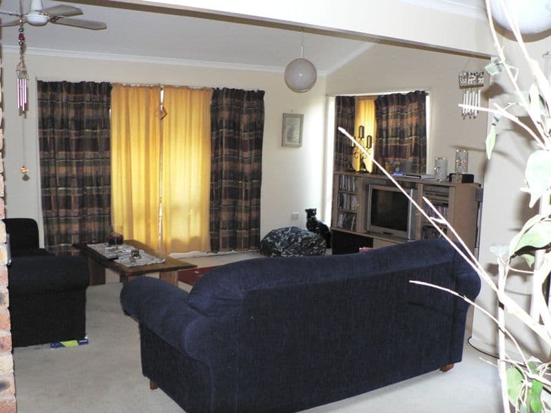 9 Yeates Crescent, MEADOWBROOK QLD 4131, Meadowbrook - Thumbnail 4