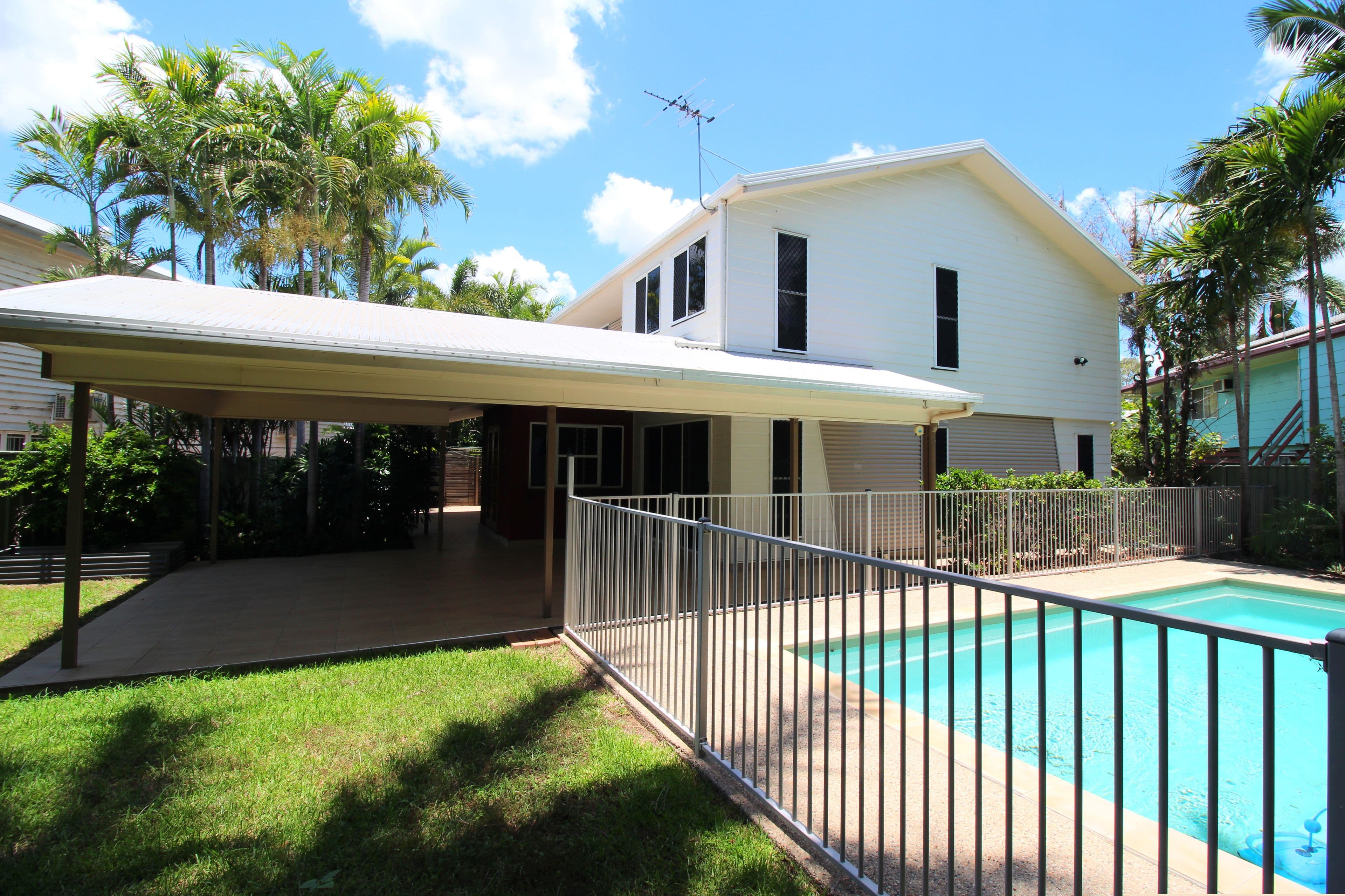 31 Colleen Avenue, Emerald QLD 4720, Emerald - Thumbnail 3
