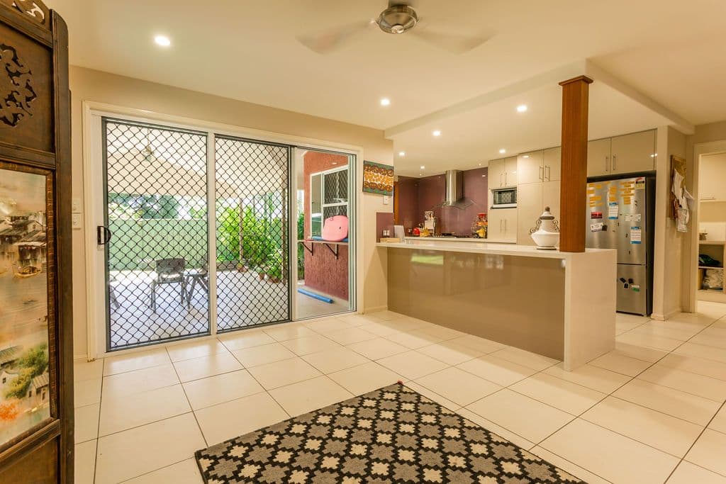 31 Colleen Avenue, Emerald QLD 4720, Emerald - Thumbnail 7