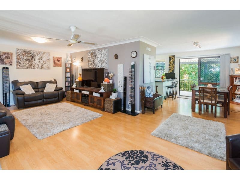 15 Cresthaven  Drive, Mansfield QLD 4122, Mansfield - Thumbnail 2