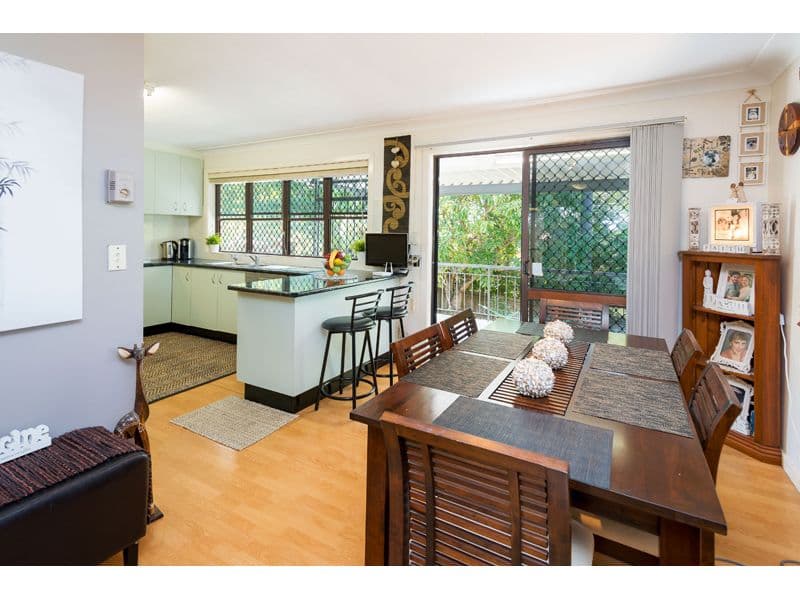 15 Cresthaven  Drive, Mansfield QLD 4122, Mansfield - Thumbnail 4