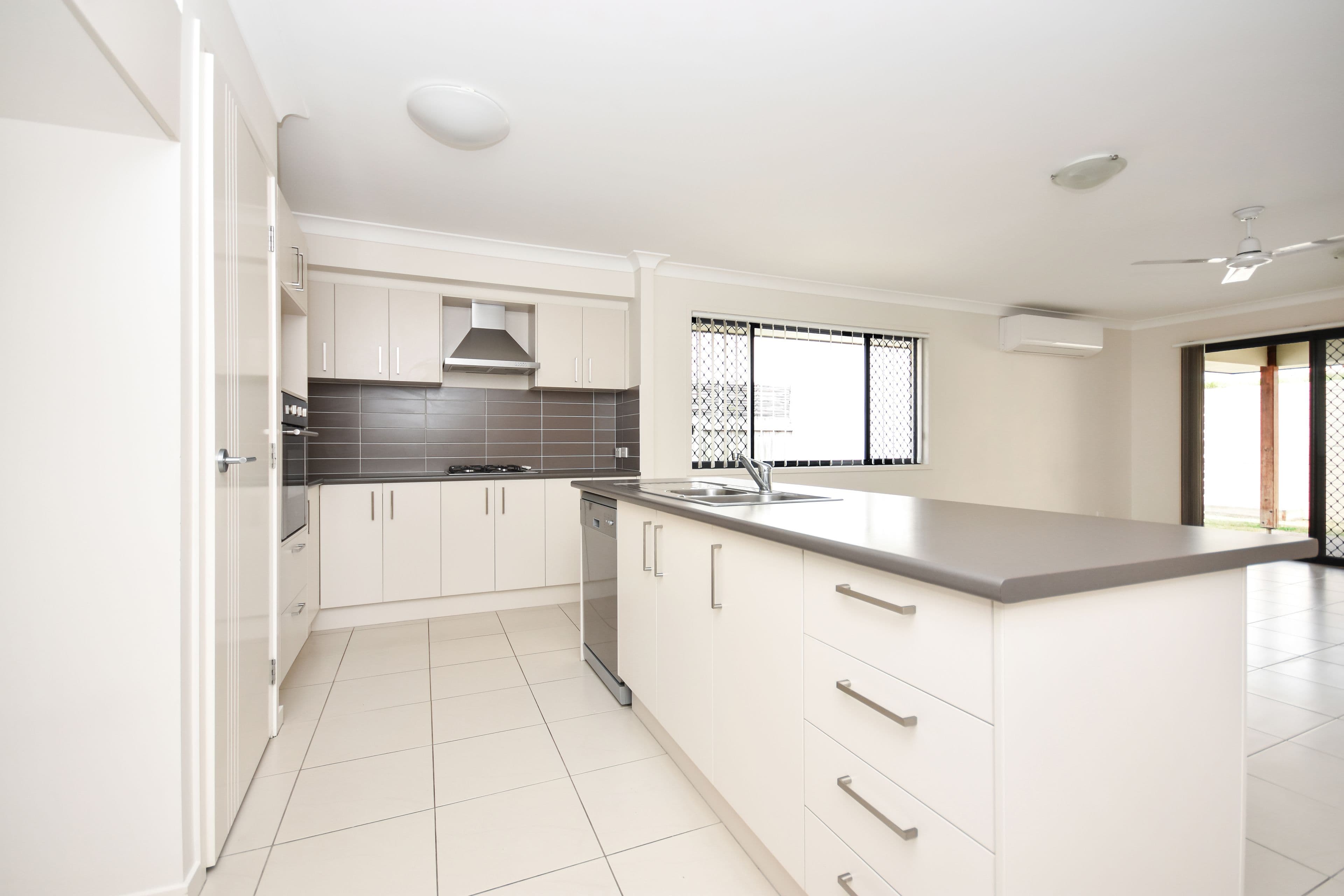 47 Dickson Crescent, North Lakes QLD 4509, North Lakes - Thumbnail 6