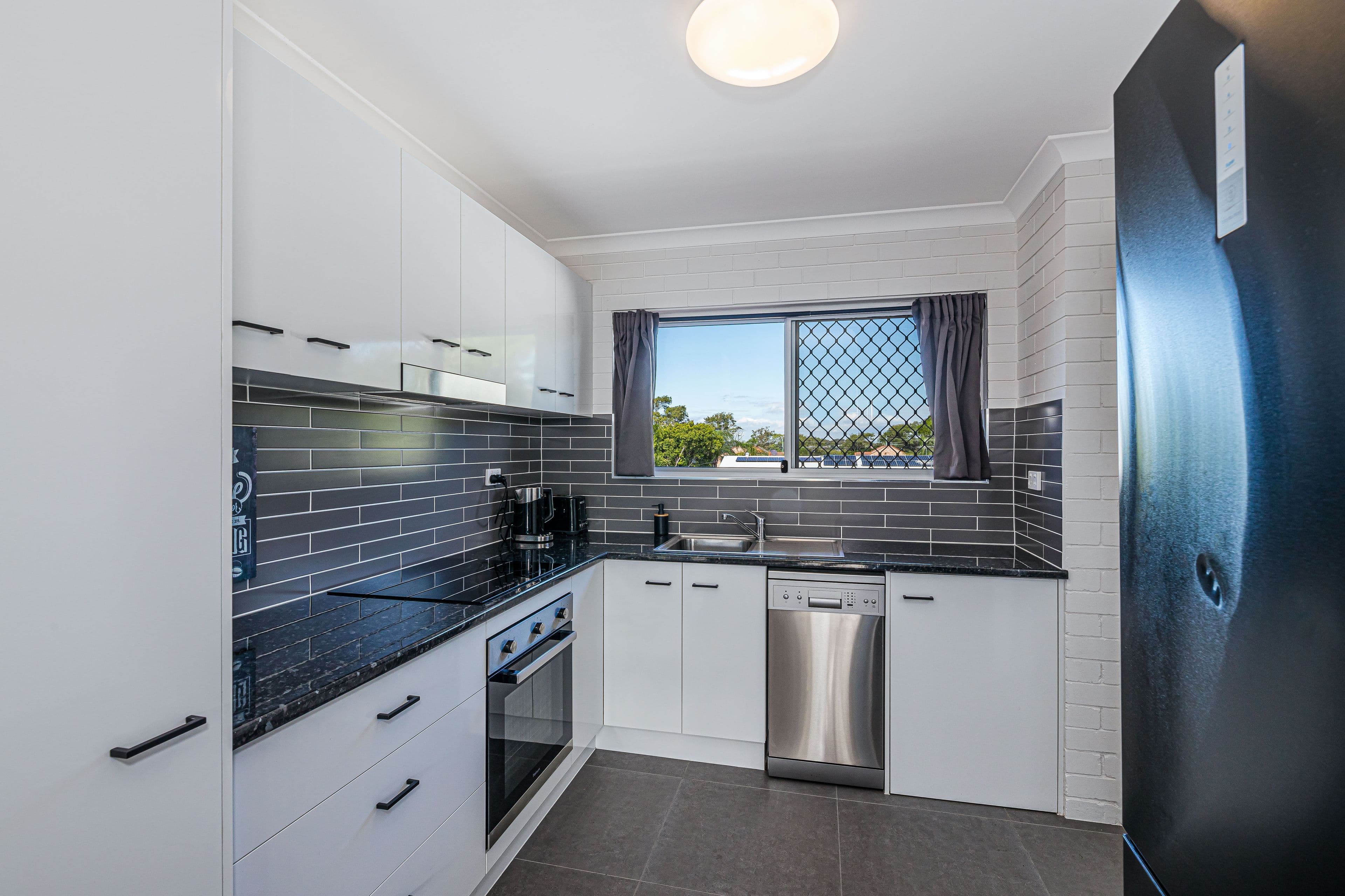 13 Ferguson Avenue, Bongaree QLD 4507, Bongaree - Thumbnail 4