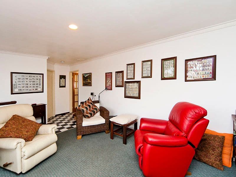 37 Gumnut Crescent, SAFETY BAY WA 6169, Safety Bay - Thumbnail 3