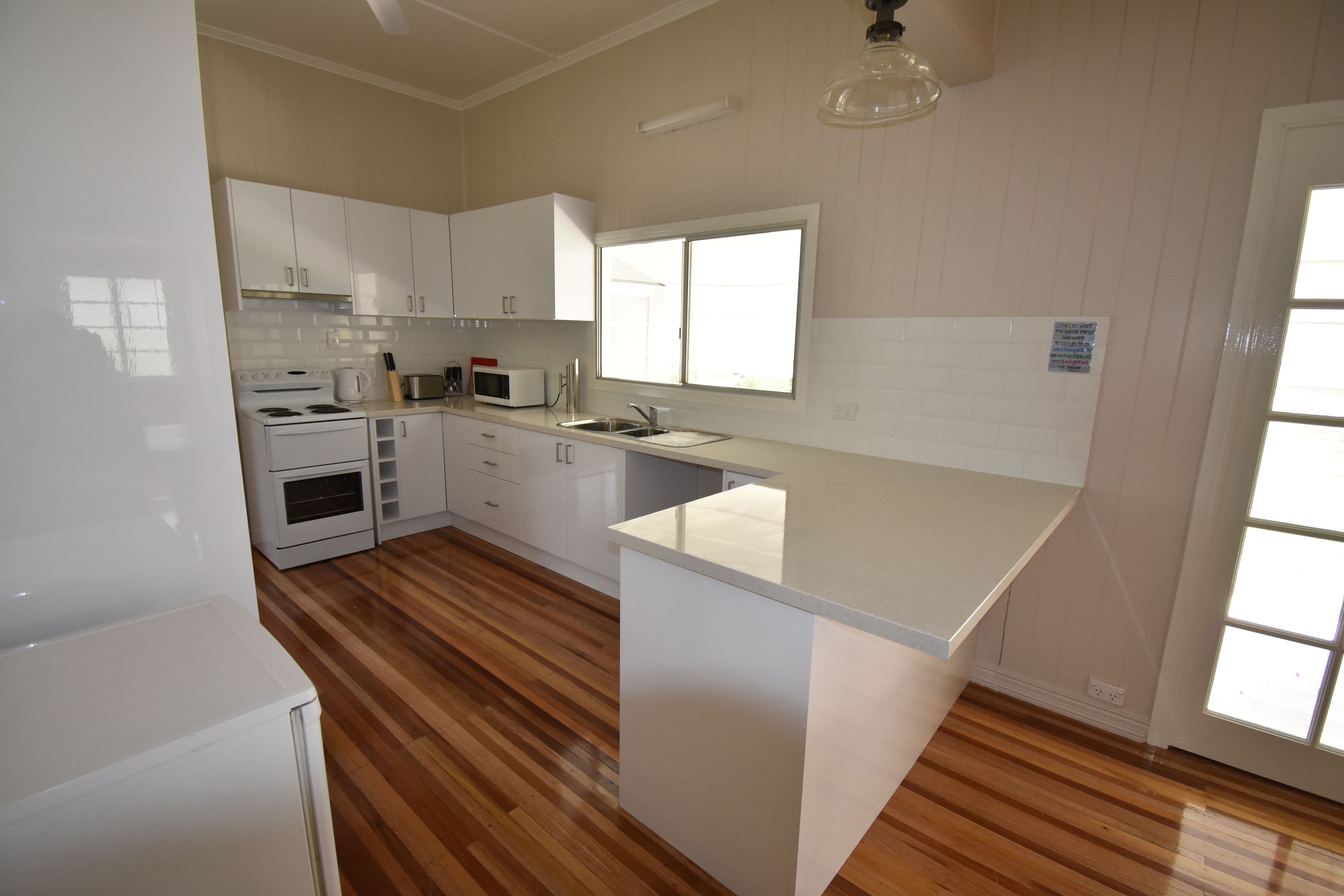128 Cassowary Street, Longreach QLD 4730, Longreach - Thumbnail 2