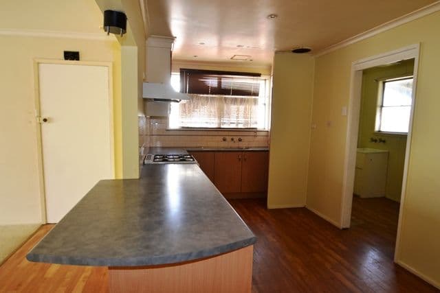 29 Howe Street, SEYMOUR VIC 3660, Seymour - Thumbnail 3