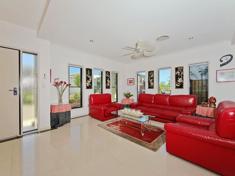 4 Valetta Crescent, VARSITY LAKES QLD 4227, Varsity Lakes - Thumbnail 2