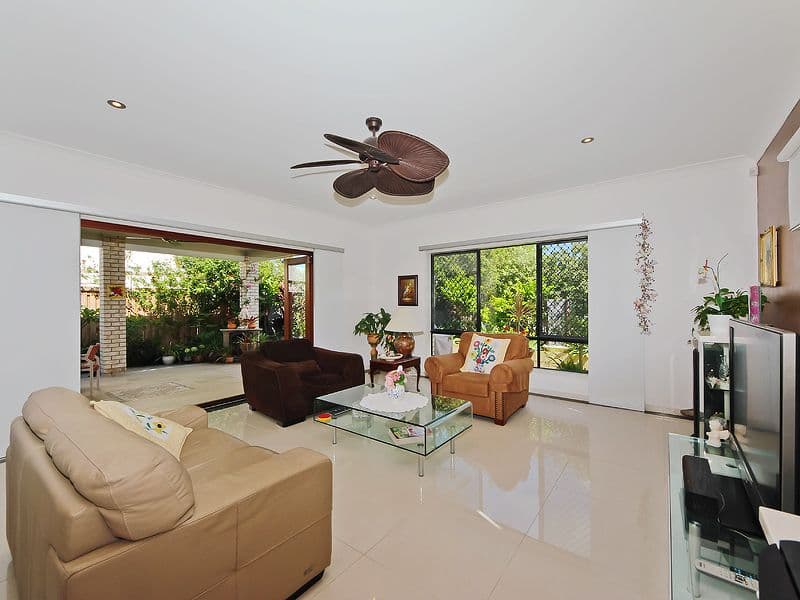 4 Valetta Crescent, VARSITY LAKES QLD 4227, Varsity Lakes - Thumbnail 4