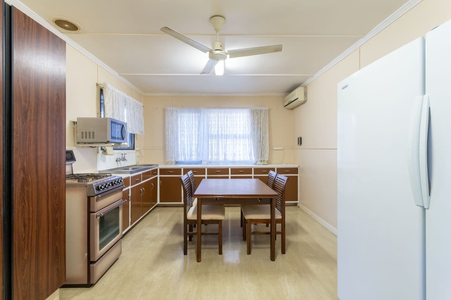 65 Ringrose Street, Stafford Heights QLD 4053, Stafford Heights - Thumbnail 5
