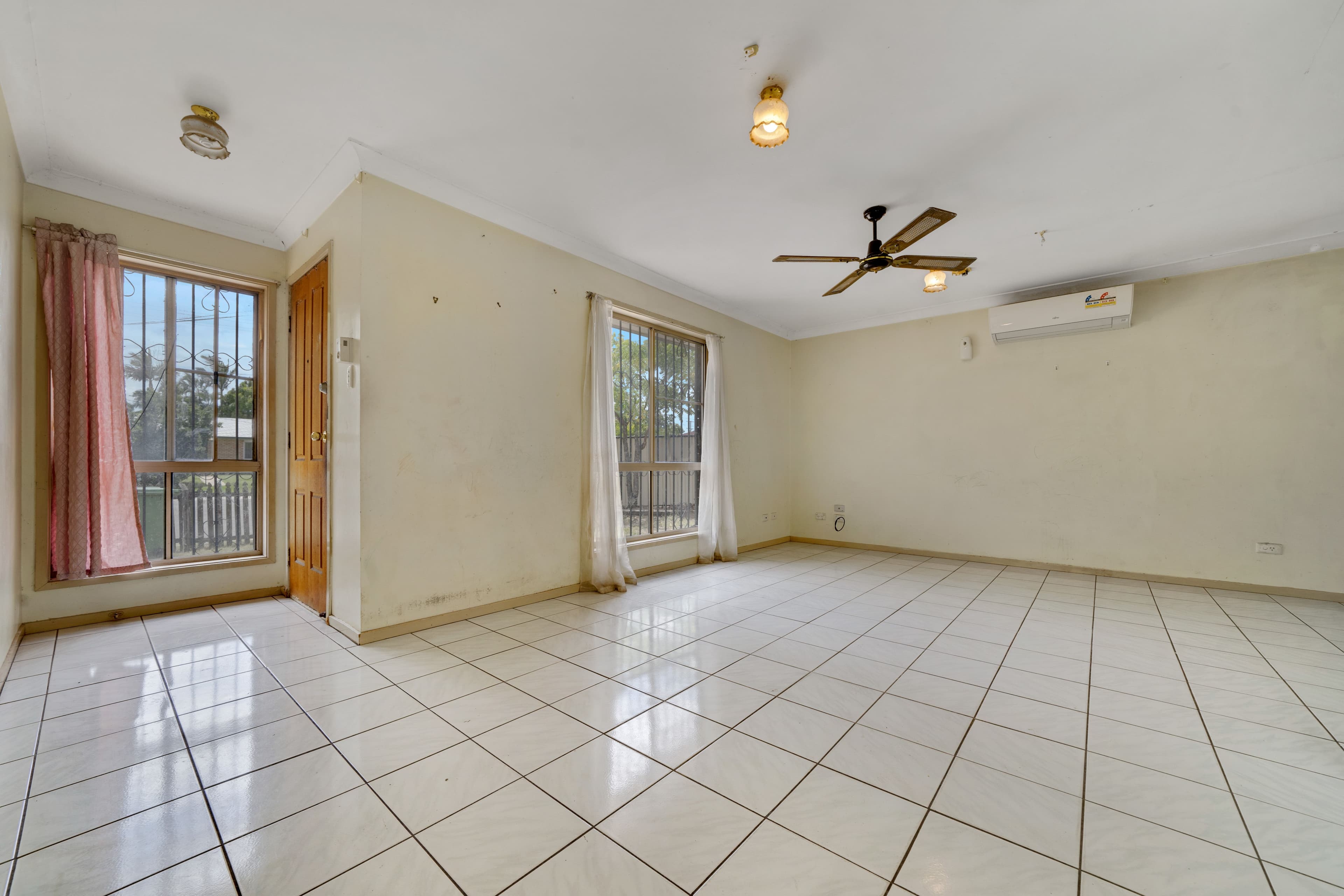 15 Mahonia Court, Crestmead QLD 4132, Crestmead - Thumbnail 2