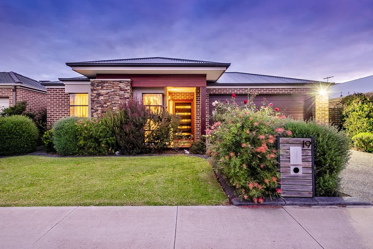 19 Union Street, Clyde North VIC 3978, Clyde North - Image 1