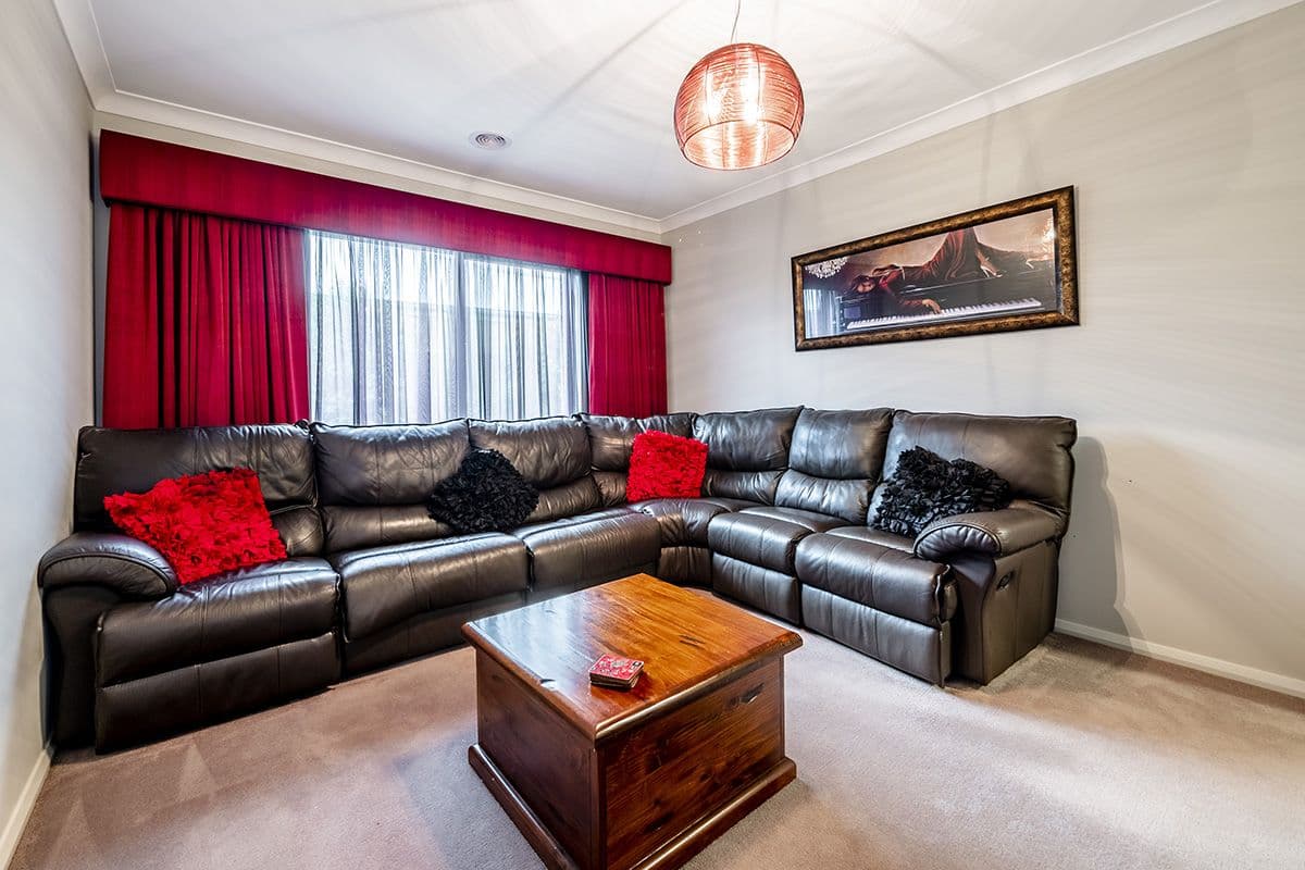 19 Union Street, Clyde North VIC 3978, Clyde North - Thumbnail 3