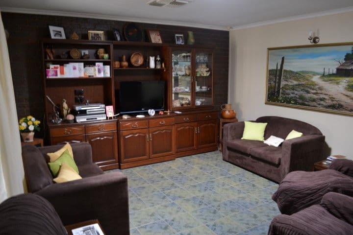 4 Narida Street, CLINTON QLD 4680, Clinton - Thumbnail 5
