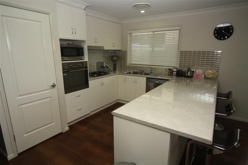 11 Sullivan Crescent, DALBY QLD 4405, Dalby - Thumbnail 2