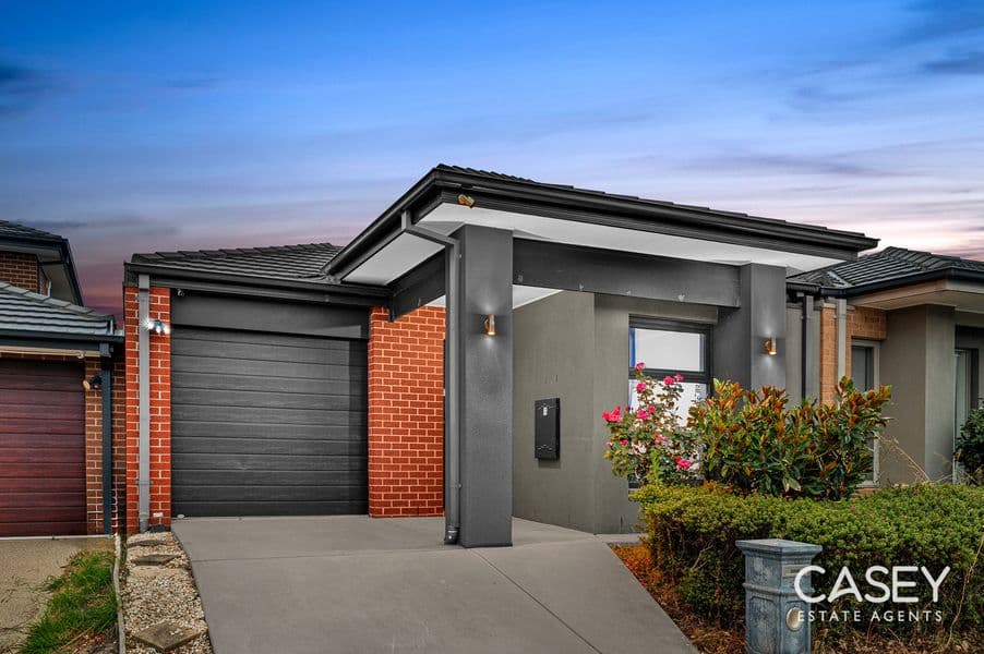 27 Grandvista Crescent, Cranbourne West - Image 1