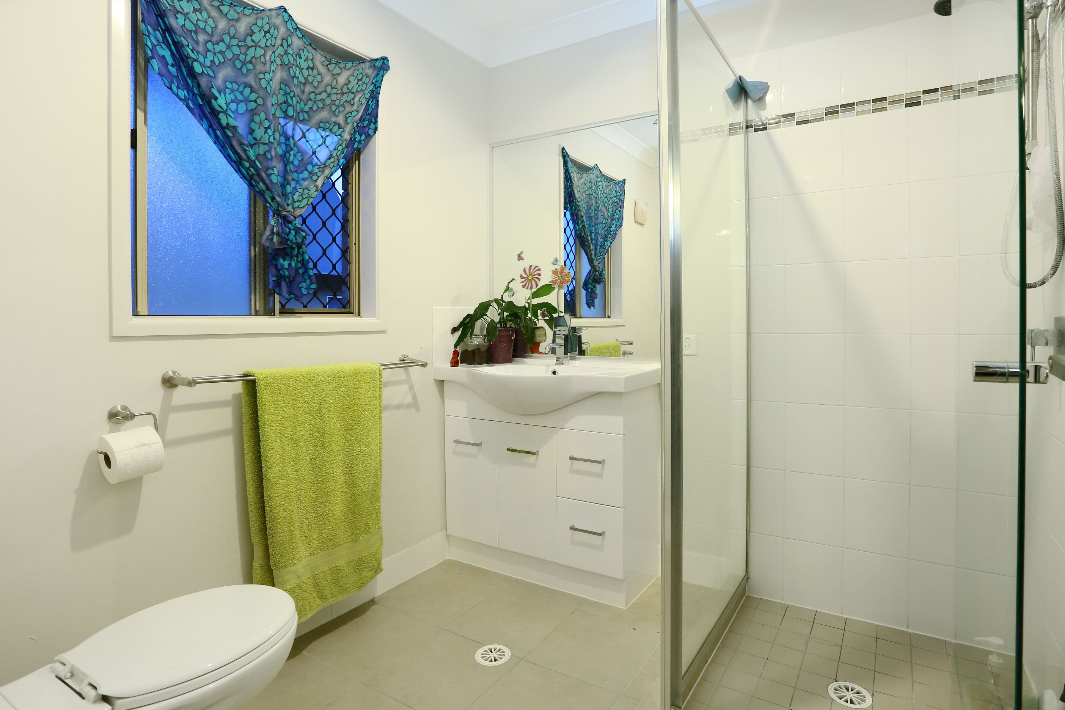 16 Moonah Avenue, Southport QLD 4215, Southport - Thumbnail 8