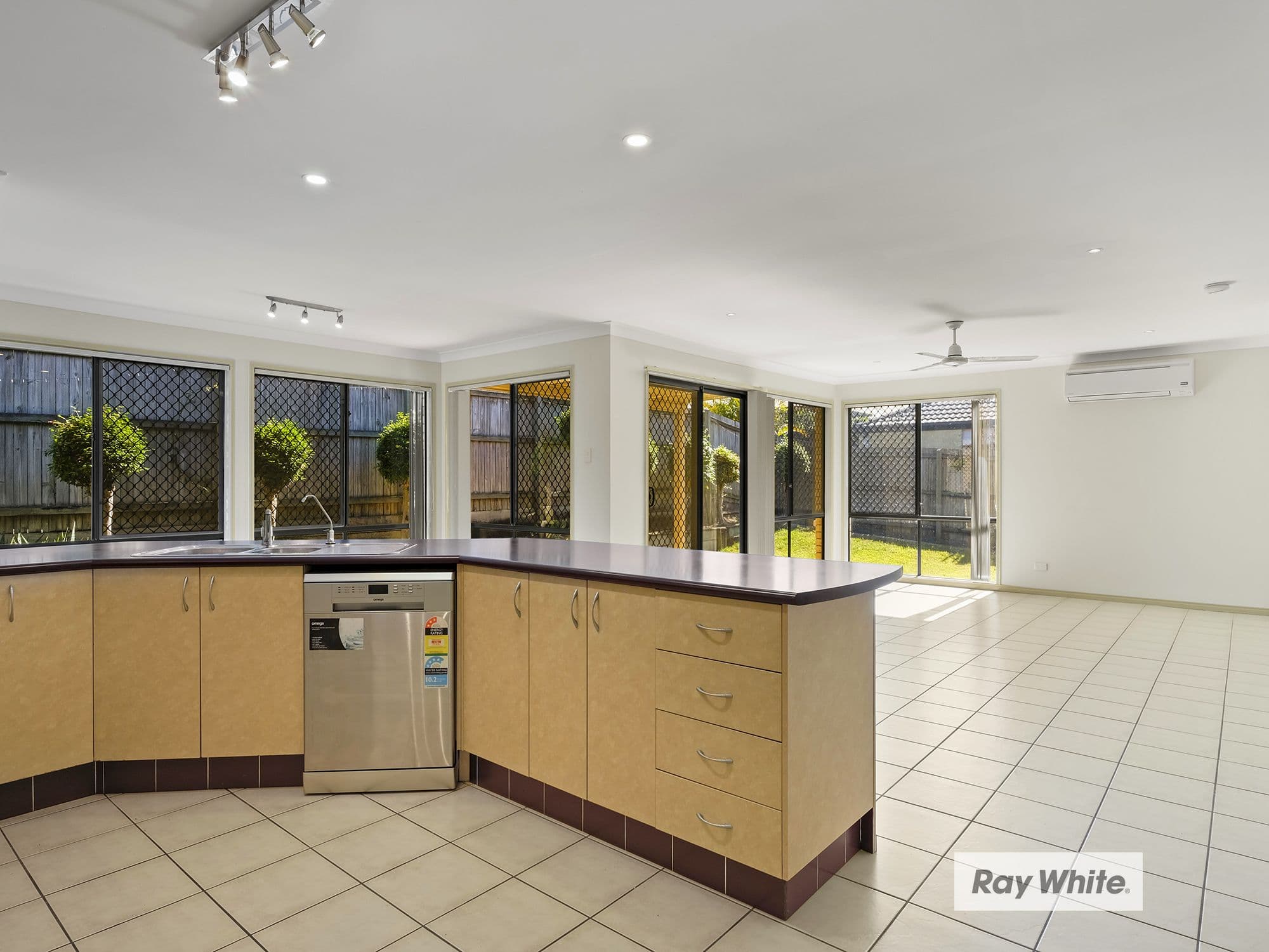 8 Piccadilly Place, Forest Lake QLD 4078, Forest Lake - Thumbnail 3