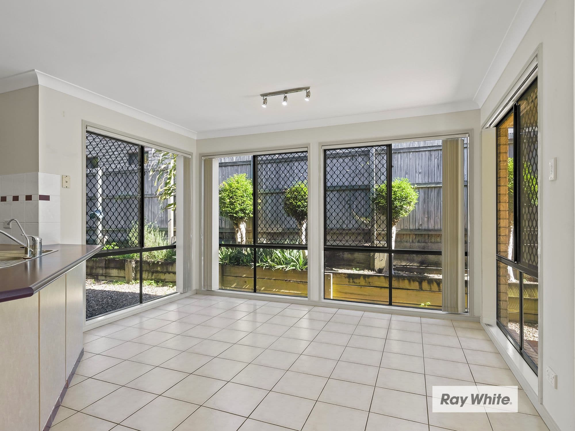 8 Piccadilly Place, Forest Lake QLD 4078, Forest Lake - Thumbnail 6