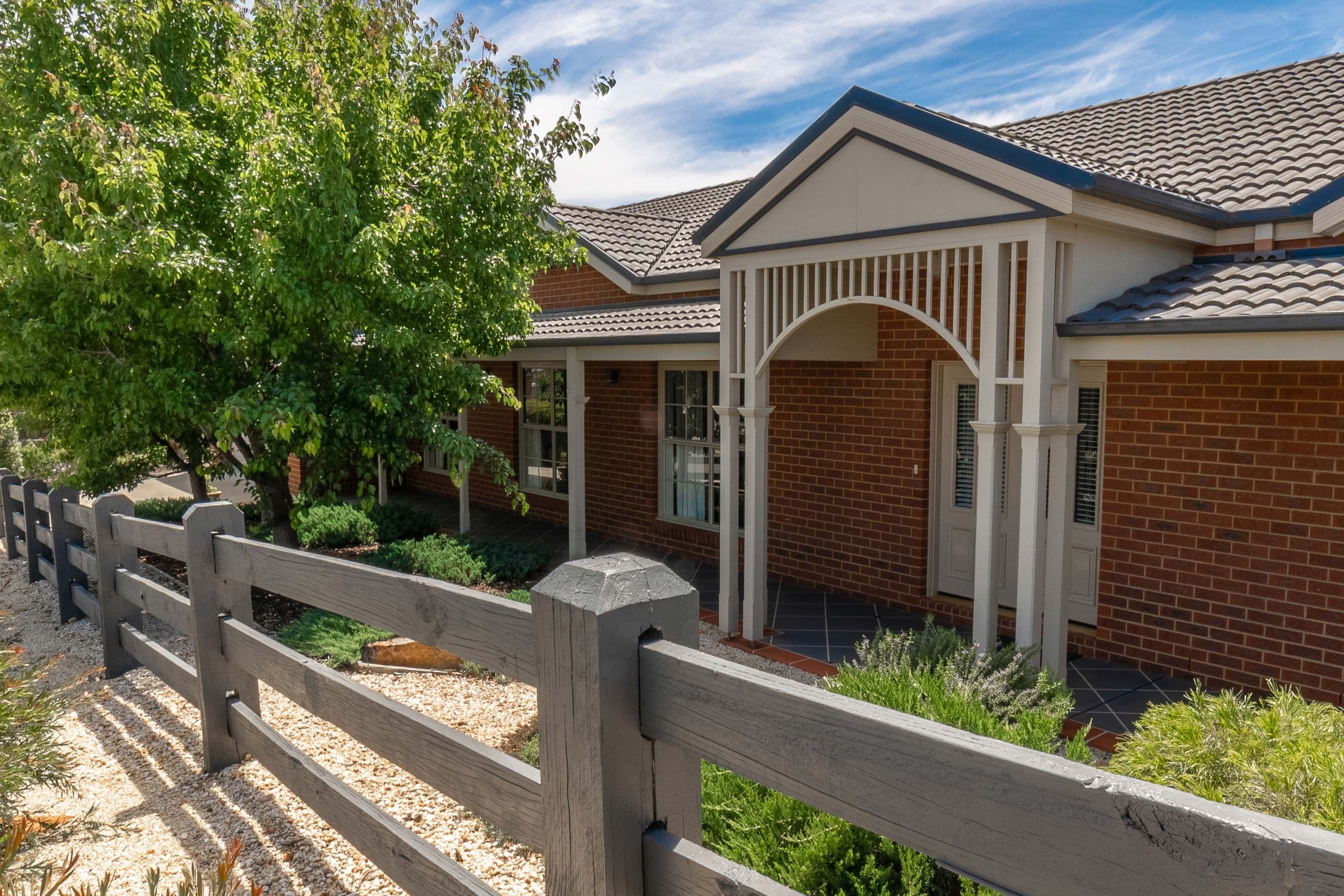 16 Hampshire Place, Strathfieldsaye VIC 3551, Strathfieldsaye - Thumbnail 2