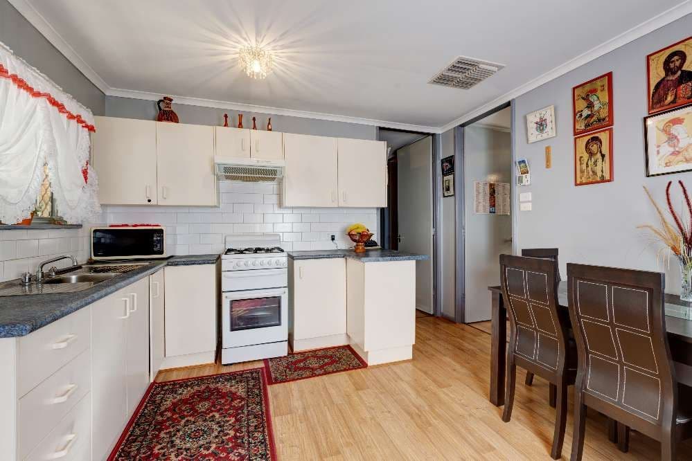 28 Waratah Crescent, West Albury NSW 2640, West Albury - Thumbnail 2