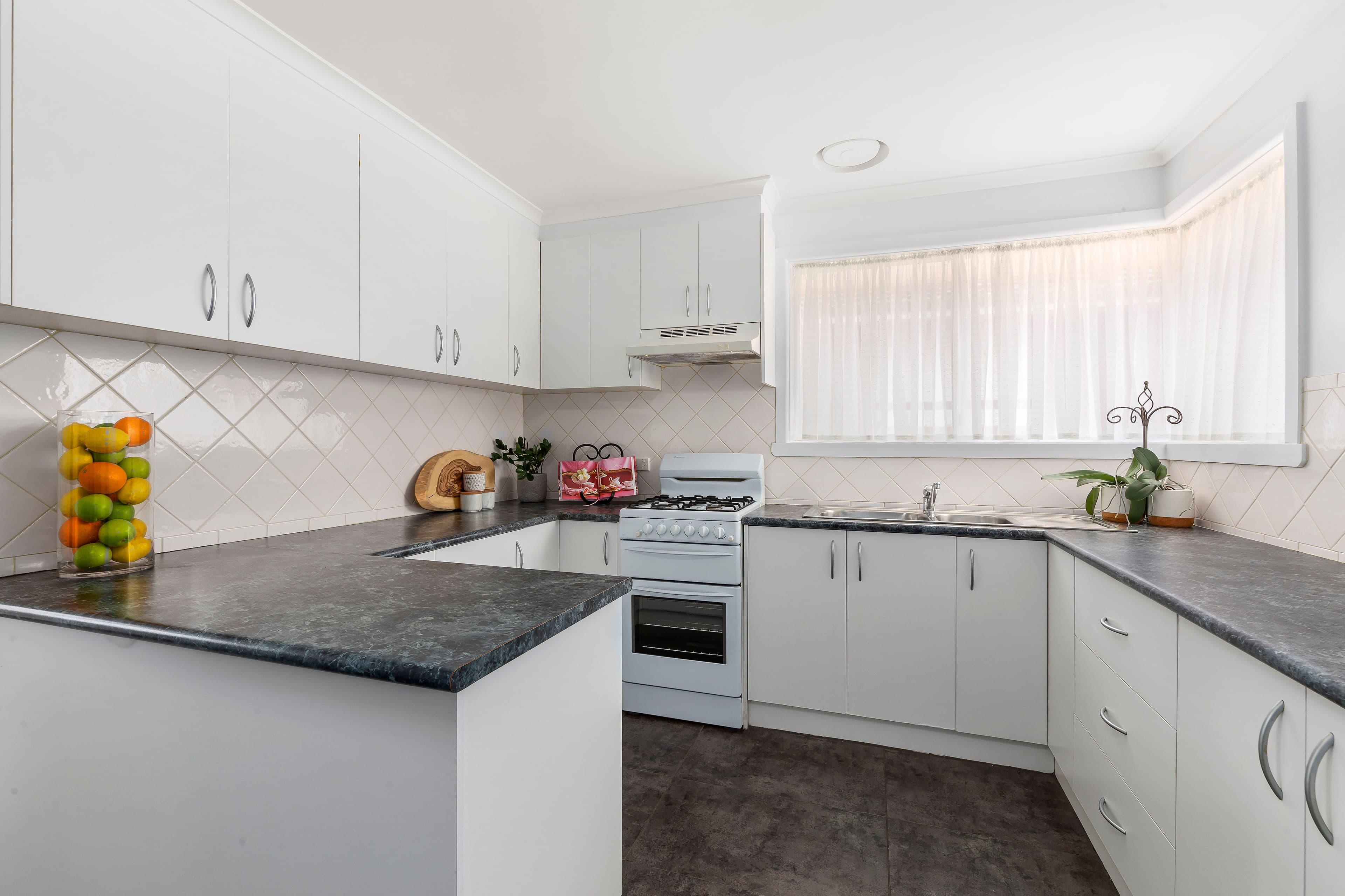 16 Simpson Street, Thomastown VIC 3074, Thomastown - Thumbnail 2